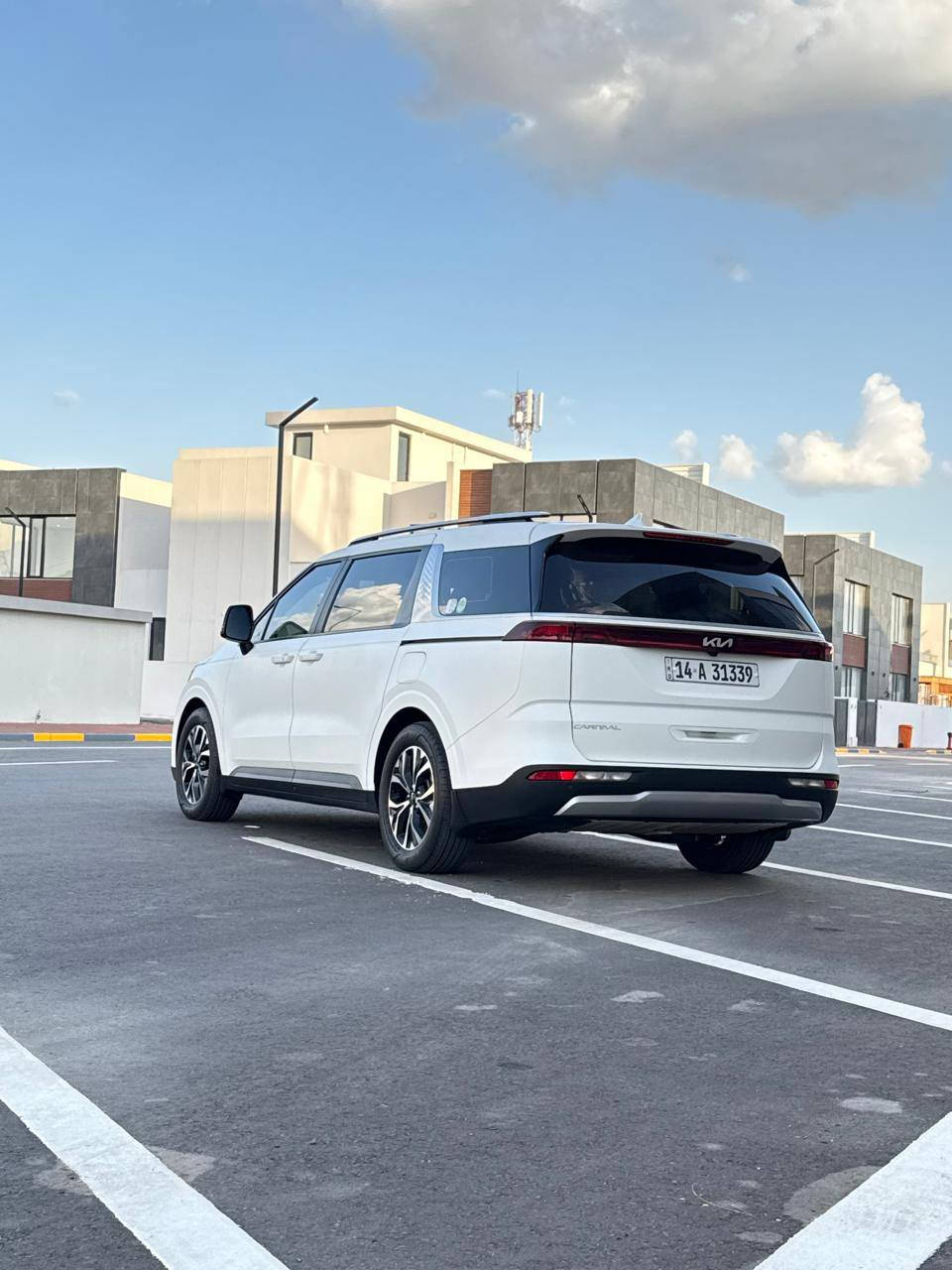 كياكرنفال وارد كوري 
2023كفاله عامه عدا بي دي ار بسيط سته سلندر بانزين 
ماشيه ٢٧٠٠ بوضع الزيرو ١١ راكب مغلفه نانو مات طافي 
بوب كهرباء رقم بصره تحويل جاهزه من جميع النواحي السعر ١٩٠ للاستفسار ***********عنواني بصره
