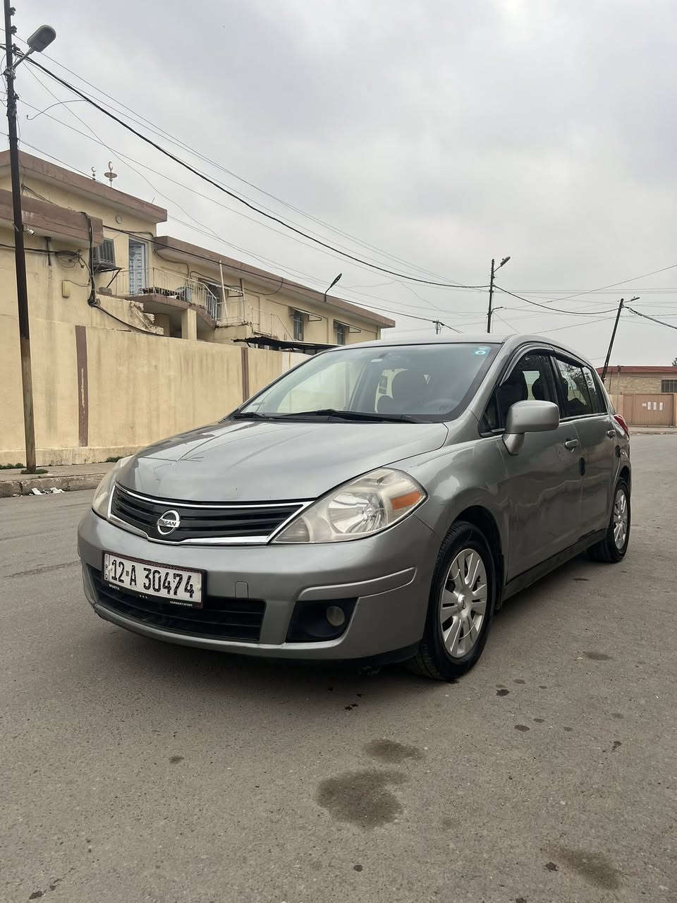 سياره نيسان فيرسا  جنطه ٢٠١١
سياره نظافتها ٩٠./. مال بيت جديده ماشيه ٨٠
حادثها بامريكا الجاملغ الخلفي مال السايق 
وبيها شويه بارد باب السايق طكعات خفيفه موضحه بلصور 
سياره داخلها جديد دوشمه جديده شاشه اندرويد كأمره خلفيه بيها مثبت  سرعه طخمها جديد تدفئه تبريدها ثلج ماناقصها اي شي  
سنويتها جديده رقم دولي نينوى باسمي 
السعر ٨٦ وبيها شويه مجال 
شراي خابر 
***********
***********
مكان موصل جانب الأيسر حي التاميم
