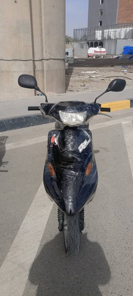 سلام عليكم دراجه للبيع تسع زروف دراجه كفاله دراجه كلها شغال
لايت و اشاير وسطاب وره وهورن ماعده السلف الباتري كعد 
الدراجه حلوه ونضيفه ما متعوبه مكاني البصره الزيتون 
رايده بـ 300 وببها مجال للطيبن وانا خادم 
رقمي ***********
