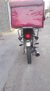 ايراني ٢١ معمره ٢٣ مكينه حلوه الله شاهد مبدل بس لاستيك ولف دراجه شغاله...