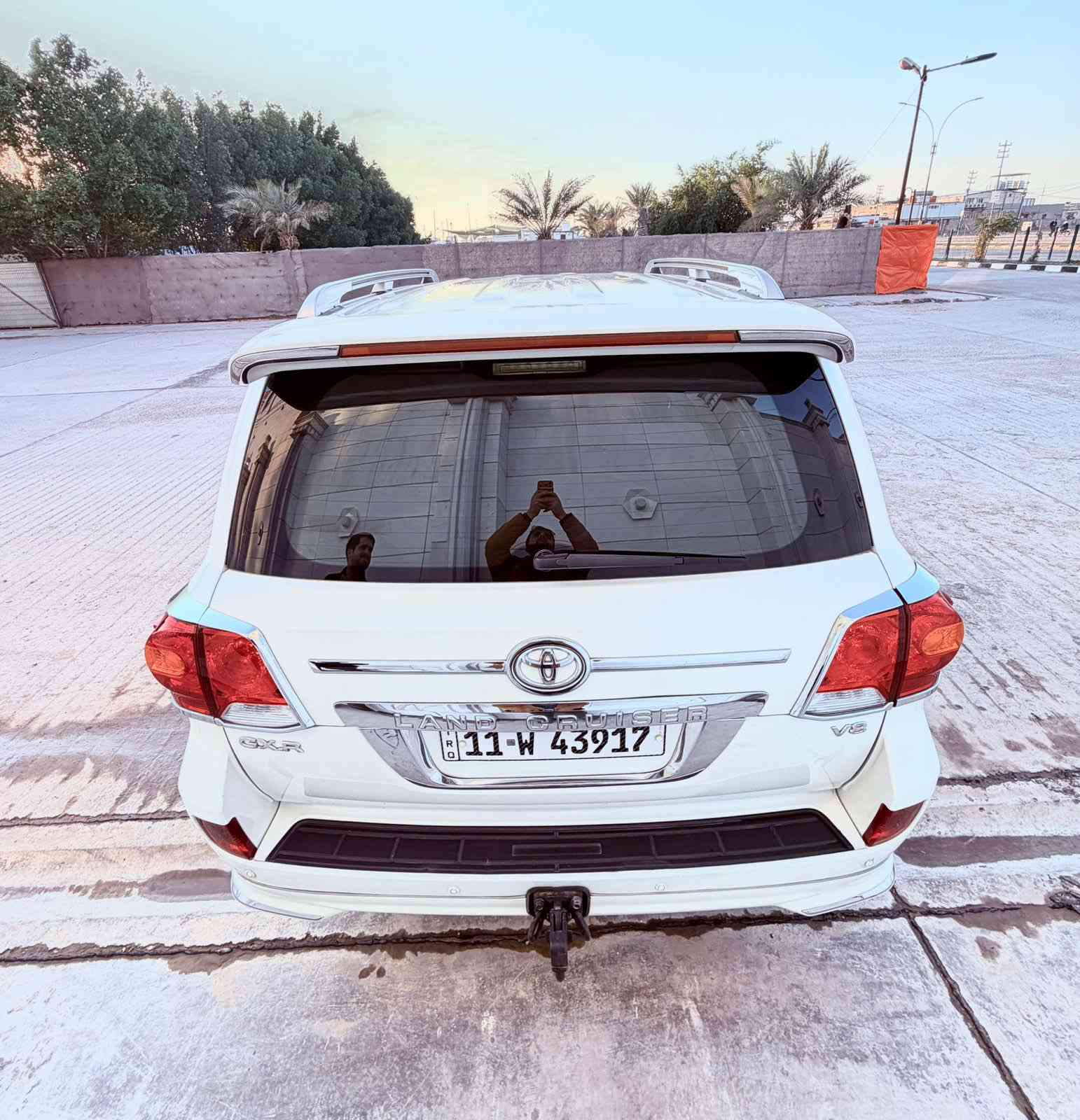 سلام عليكم
الحلال للبيع  
لاندكروز 2013 بريم اصل
Gxr v8
مكينة ثمانيه سلندر
رقم بغداد 11 الجديد سنوية وهزة جدد باسمي
فول مواصفات 1/1
ماشية 170 الاف كم اصل
كتلوكات شركة بيها 
سبير وعدة مال شركة 
على ايد وحدة من هيه زيرو 
مكينة كير حداديه تخم تاير باتري كهربائيات كلهن جدد  ما مفتوحات على وضع الوكاله

كفاله عامة من كلشي و  مكفوله من رصعه والشخط و التكحيل عدا بارد 3 اصابع بالجاملغ الامامي فقط
المواصفات:-
سلايد فتحة
ثلاجة 
كشنات جلد اصل بيجي 
كشنات كهربائي ثلاث دكم
شاشة + كامرة + حساس امامي خلفي كلهن بلاد 
تحكمات ستيرن 
مري شفط 
سبعه راكب
نظام فور ويل 
تشغيل عن بعد 
تشغيل بصمة وابواب وجنطة
والخ من المواصفات المعروفه……..
قليل بهل نظافه وبهذا الموديل
السعر 378$ وبي مجال  بسيط

مكان السياره النجف الاشرف
للاستفسار ***********
