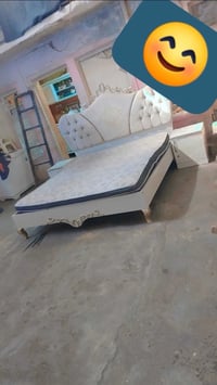 تخت  نضافته ٩٠ بلميه خشب ثكيل ٨٥ قفل ويا دوشك  واصلك البيت شراي يتصل ٠...