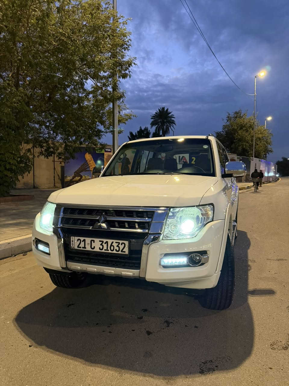 السلام عليكم
باجيرو 2018 مكفولة 
 رقم السليمانية دولي بسمي 
هزة جديدة 
 تحويل مباشر 
فول عدة الدمام والزراكات 
سلايد روف
مقاعد جلد  
7 راكب
3 قطع تبريد 
حساس  
فول تحكم ستيرن
داخل صاج
دركه صاج 3تحكمات
مري شفط
محرك 6 سلندر 3500
السعر ١٩٥ بيهة مجال جداا بسيط
***********
