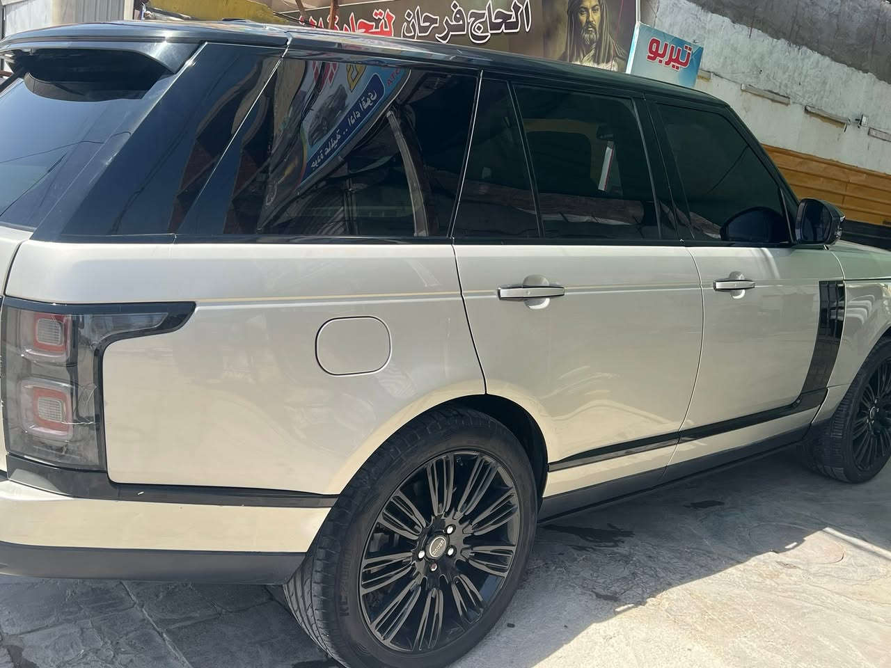 للبيع او مراوس 235$
السلام عليكم ورحمة الله 
رانج روفر فوك 
للبيع او مراوس دزلي صور وتفاصيل 
عل رات ساب ***********
خليجي سردار. الموديل 13
محرك بانزين سوربر جارج
ماشية 139 صبغ بنيد فقط جراد 
رقم وهزة وسنوية جديد بسمي
السيارة محدثة 21 امامي وخلفي 
السيارة جاهزة محرك كير تبريد
فول ابواب شفط دوس كهرباء هواي مواصفات
السيارة عليها ادامة كاملة جاهزة وحلوة 
مكان السيارة بغداد السعر 235 وبيها مجال
