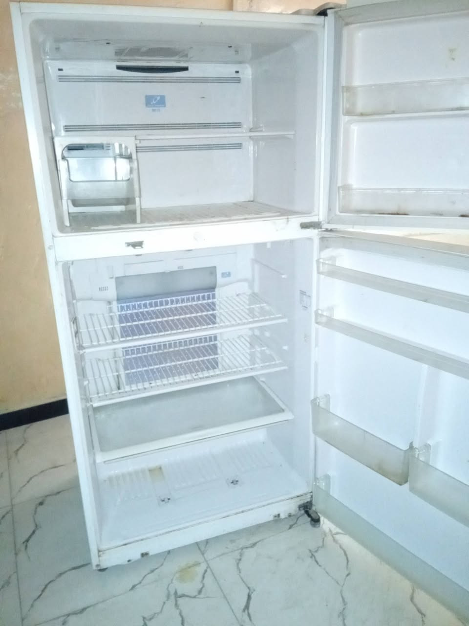 ثلاجه البيع شغاله شط العرب الكباسي ***********
