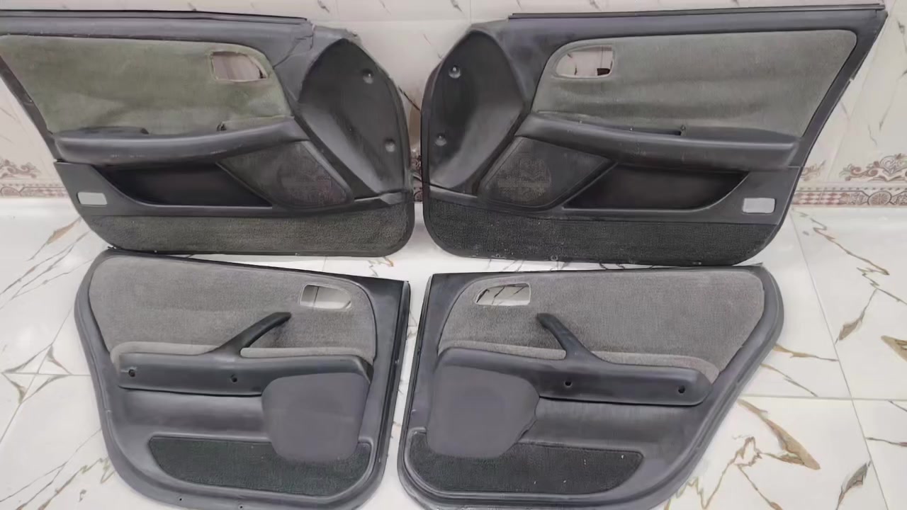 تخم بطارين أبواب مارك نفخ لون زيتوني او رصاصي مال كصه نضيف
موجود بصره سفوان
***********
