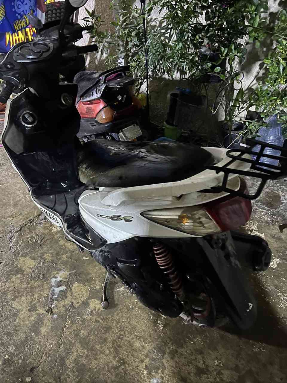 سلام عليكم سكنس فحل  مكينه خير من الله ناعمه كلش  .بيها شغلات بسيطه جدا الله شاهد دراجه مال جني .
مراوس ب ماكس عدله او بيع ب550 
مكاني الشعب *********** مامتواجد علفيس
