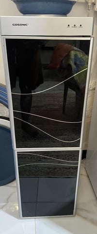 براد ماء شغال بسعر مناسب ميز تلفزيون زجاجي نضيف جداً وبسعر مناسب   الم...