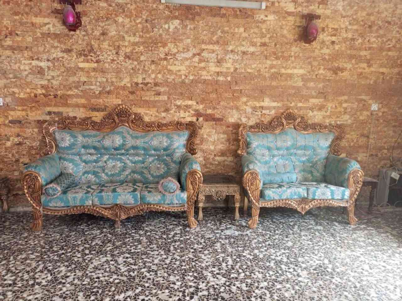 قنفات سعرهن ٢٥٠وبيهن مجال الرقم
***********
