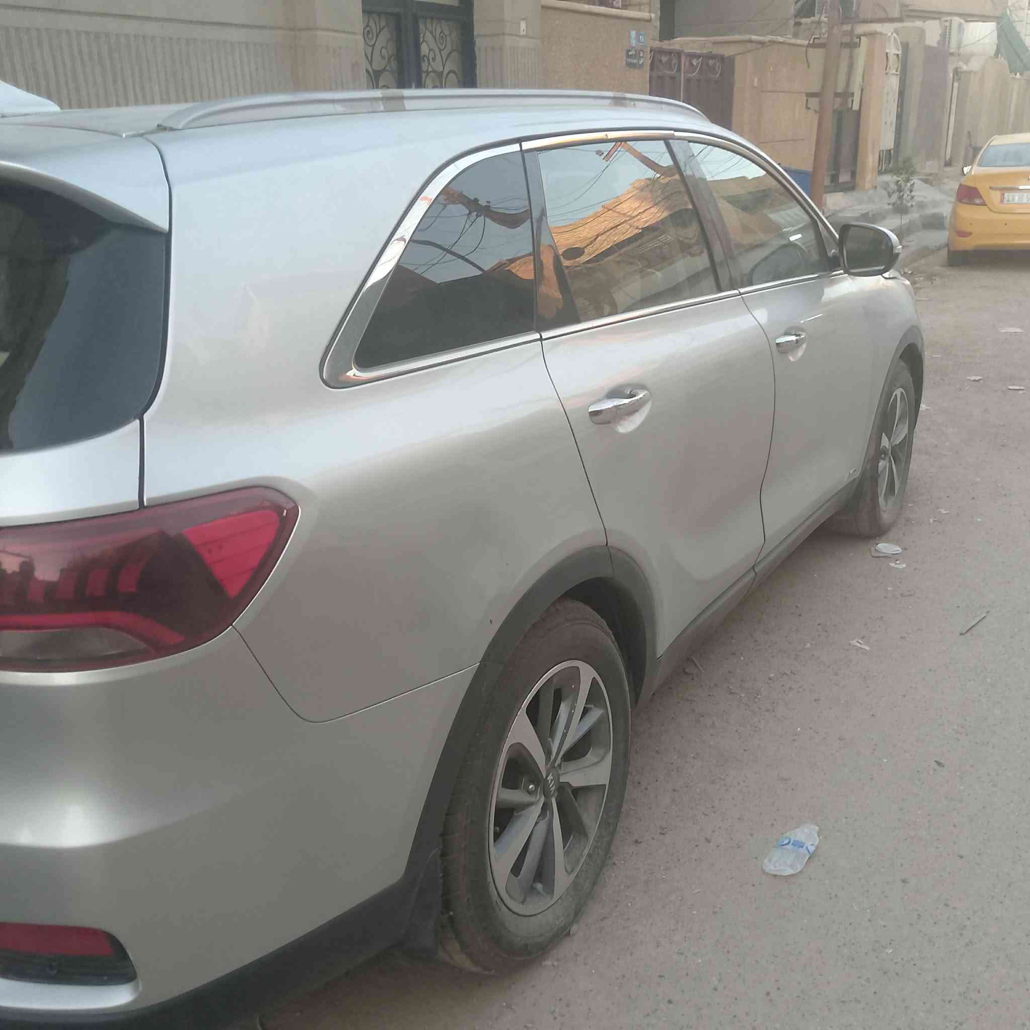 السلام عليكم سورنتو 2019 فئة ax وارد امريكي 6 سلندر ماشيه 69 الف  السعر 180 رقم بغداد ***********
