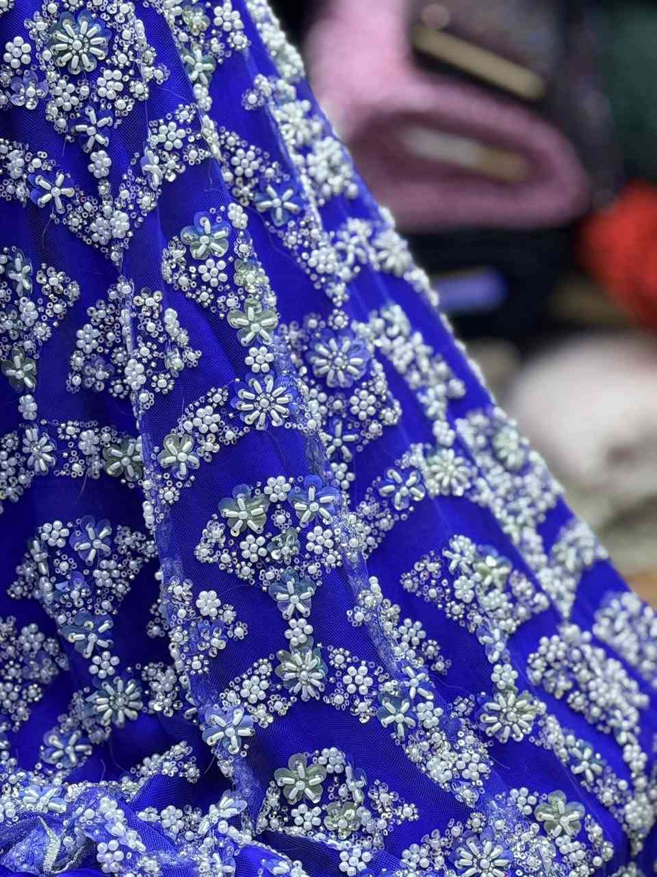 كيبور مشغول بكرستال 💎وقصب 🫧🫧
تصميم عصريه ممزوج بين الرقي والفخامه مع بصمات فاخره من القصب والألوان مريحه للعين وتجذب كل الناس 
#اقمشه_زيد_الشيباني_مشروع_مصداقيه_واضحه 
سعر المتر 20 ألف 
للحجز الاستفسار مراسله الصفحه او 
***********                           _                ***********
