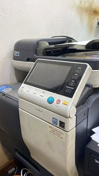 طابعة وحاسبة للبيع  سعر الطابعة 150 ألف  مشتريها ب850  والحاسبه سعرها ...