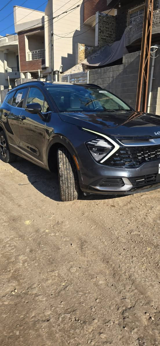 كيا سبورتج موديل ٢٠٢٥ فول
بانوراما
كشنات كهرباء جلد حساس خلفي
مكينة ٢٥٠٠
دواخل بيجي ماشية ٢٠٠٠
حادثه مثل ما واضح بالصور بيه جاملغ امامي صبغ وبيه اشوية بارد بالباب الخلفي 
معروضه ب٢٠٠وبيه مجال 
السيارة بدون رقم 
مكانه بابل للاستفسار ***********/***********
