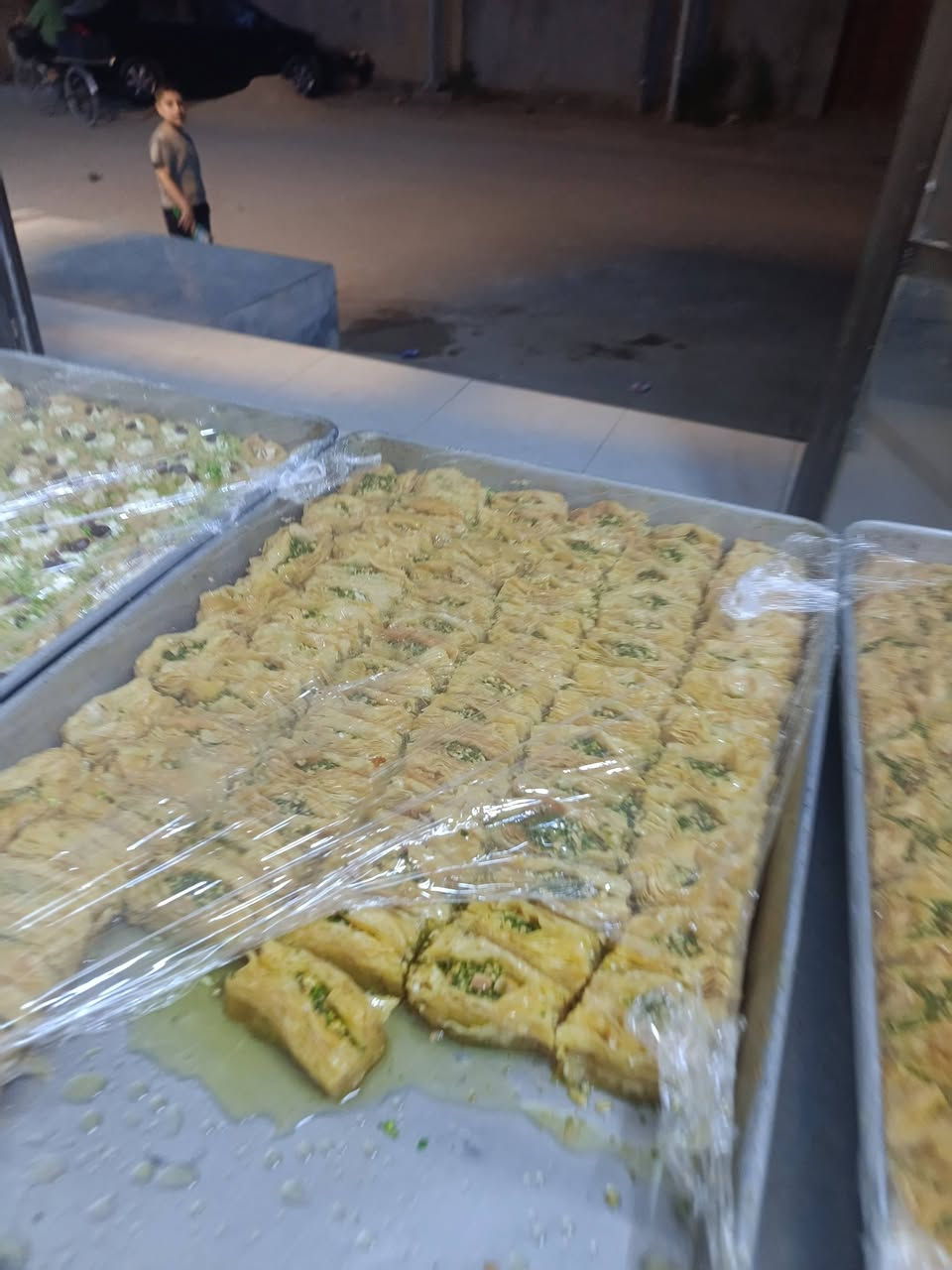 رمضان كريم وكل عام وانتم بخير
🔥يوجد في فرن حي الأمير 🔥
✨صمون حجري✨ 
✨بقلاوه بكل أنواعها  ✨
✨معجنات بأنواعها (كعك سمسم)(كعك دهن )(كليجة )✨
✨ويوجد ايضا جبن وكيمر عرب السدة درجة اوله✨
✨ويوجد ايضا كيك بأنواعها تراب الملوك وحلاء الخشخش✨


**إذا كنت صاحب هذا الإعلان وتريد حذفه لأي سبب، رجاءا أرسل رسالة إلى الدعم الفني**