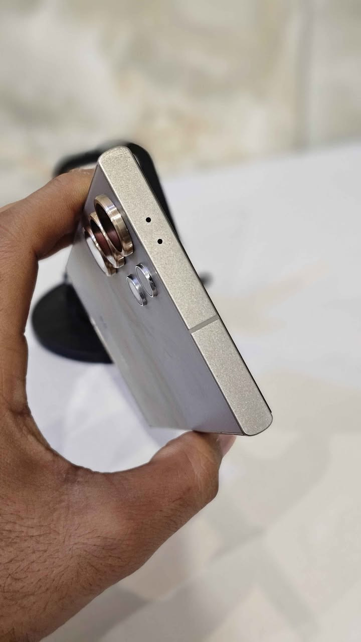 اس 24 الترا ذاكره 256 شرق اوسط دبل سيم كارت 
جهاز نضيف ومكفول ع فحص تاخذه من بيتي 
ملحقات كيبل جديد اصلي بعده ما مفتوح أصلا وحافظه فقط باكيته ضايع 
950 وبي مجال 
العنوان: النجف الاشرف 
*********** واتساب فقط النجف, العراق
