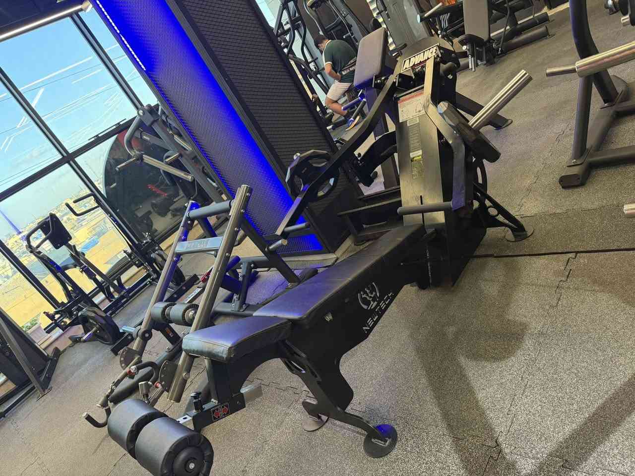 للبيع : بنج اسفل شركة نيوتيك النضافة 99‎%‎
***********
