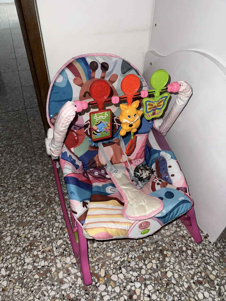 كرسي  اطفال هزاز وسرير للبيع
العنوان شعب توصيل ماعندي اسعار السرير ب ١٥٠ 

الكرسي ب ٣٠  نظيفات استخدام قليل
السرير وياه ٣ دواشك اثنين الاصليات مالتة خفيفات وواحد اسفنج ارتفاع ١٠ سم اني سويتة


**إذا كنت صاحب هذا الإعلان وتريد حذفه لأي سبب، رجاءا أرسل رسالة إلى الدعم الفني**