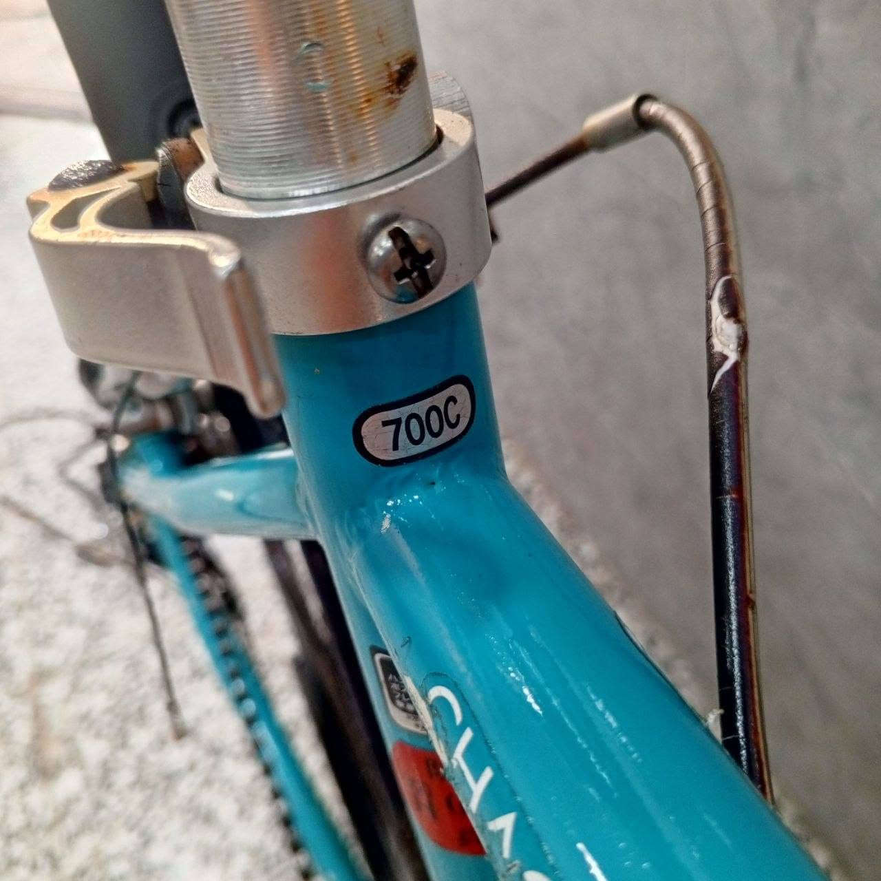 السلام عليكم ورحمه لله وبركاته 
بـايك مـوديل ( C700 ) 
شـركة (  LOVE BIKE ) 
سستـم ( SHIMANO - TOURNEY ) 
كـير خلفـي  ( 7 نمـرة ) شـيمانو 
يحتـوي على مطـارة نـوع ممتـاز 
بـاله يـاباني كسـر حاوية غير مستخدم بالعراق 
جـاهز مابي اي نقـص 
( يـوجد توصيل داخل بغداد والمحافضات ) 
هـاتف ( *********** )
