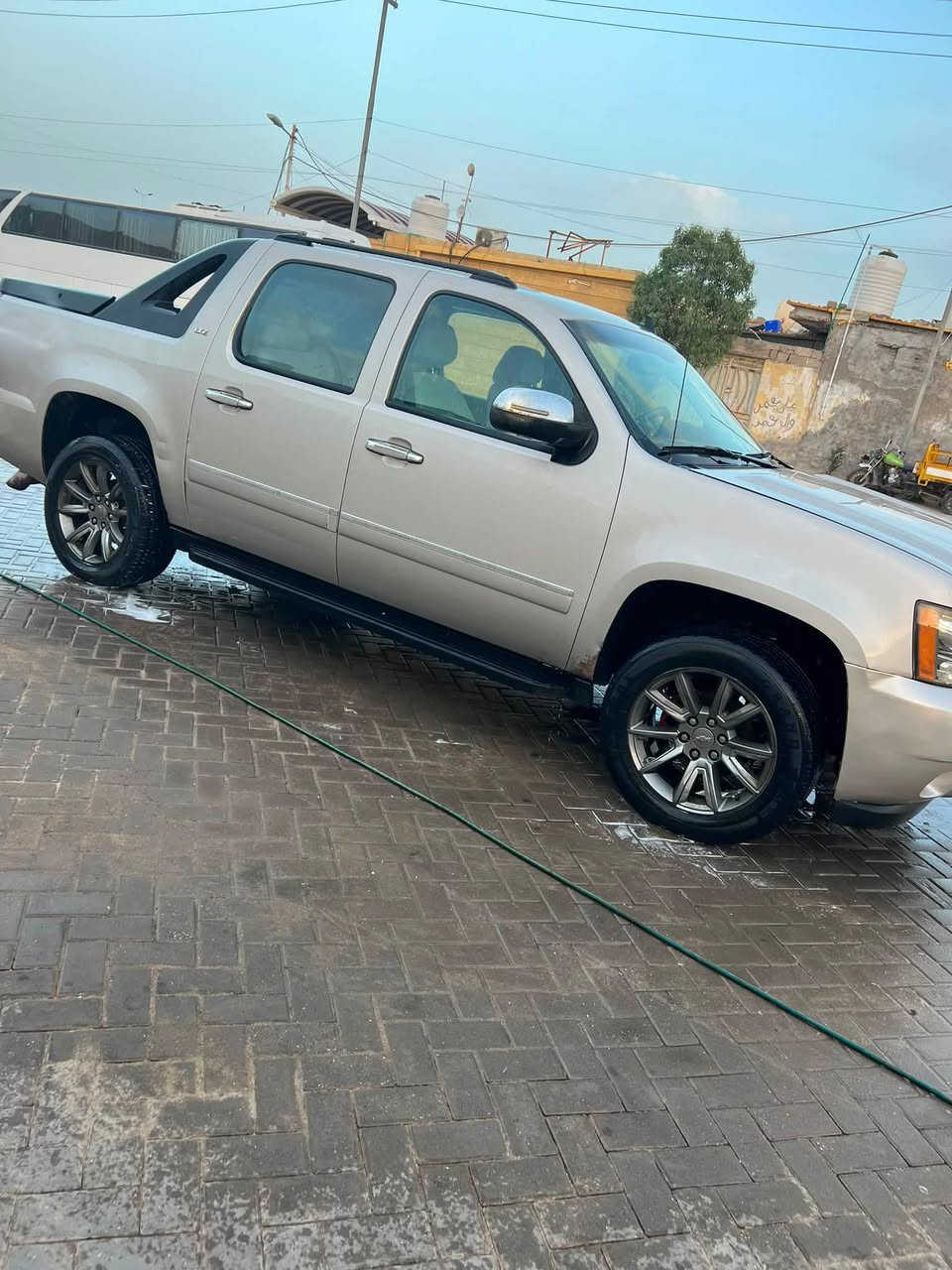 تاهو فلانج ٩ رقم اربيل. راعيها بلبصرة فول مواصفات تختم تاير جديد ويل كروم بيها صبغ جمالية بدون دواخل مكينة ٥٣٠٠ كير ١٠٠٠السعر.  ١٦٠.   ***********. مكانى بصرة
