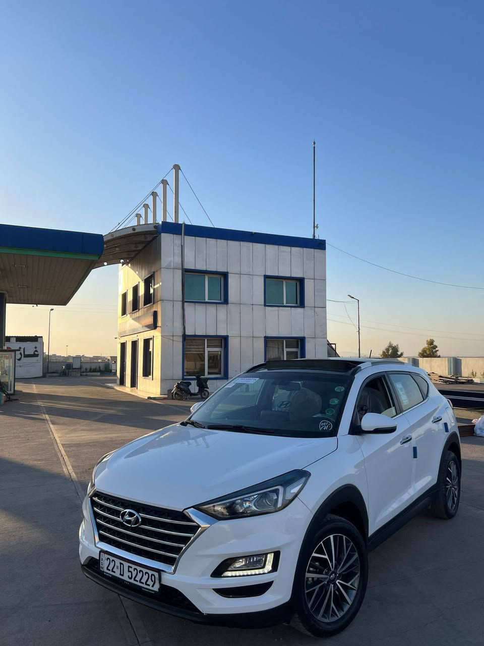هيونداي توسان ***********(2019)HYUNDAI TUCSON
*********** وتساب
رقم اربيل جديد وهزة جديد
حجم المحرك : 2000 دوش 
وارد خليجي صفر اربيل 

الحالة : جاملخ وباب خلفي صبغ بدون داوخل بشرط بجم كبس خلفي كبس 
•سيارة نضيفة كلش 

•الممشى :76  كم km 

المواصفات :
بنوراما 
بصمة تشغيل 
بصمة عدد 2
ابواب بصمة 
يدات نيكل  
كشن كهرب 
مرايات شفط 
مرايات اشارة 
شاشة اندرويد 
شاحن لاسلكي 
مودات قيادة 
ثلاثة انظمة sport,eco,comfort
مثبت سرعة 
تحكمات ستيرن 
حساسات امامي
حساسات خلفي 
لايت لد
بك لايت لد
لايت عدسة متحركة 

تبريد تدفئة قطعتين خلفي
كاميرا خلفية دوارة
 ويل كروم 

📍مكان السيارة : اربيل
