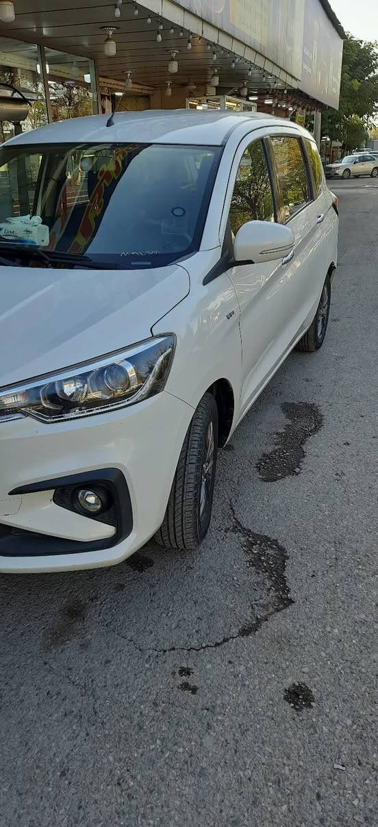 سازوكي ارتكا إستلام شركة موديل ٢٠٢٠بعدها على وضع الشركة مكينة زنجيل حساسات خلفية قطعتين تبريد بصمة تشغيل وبصمة ابواب ٧راكب مري شفط ١٣٠ ورقة ***********
