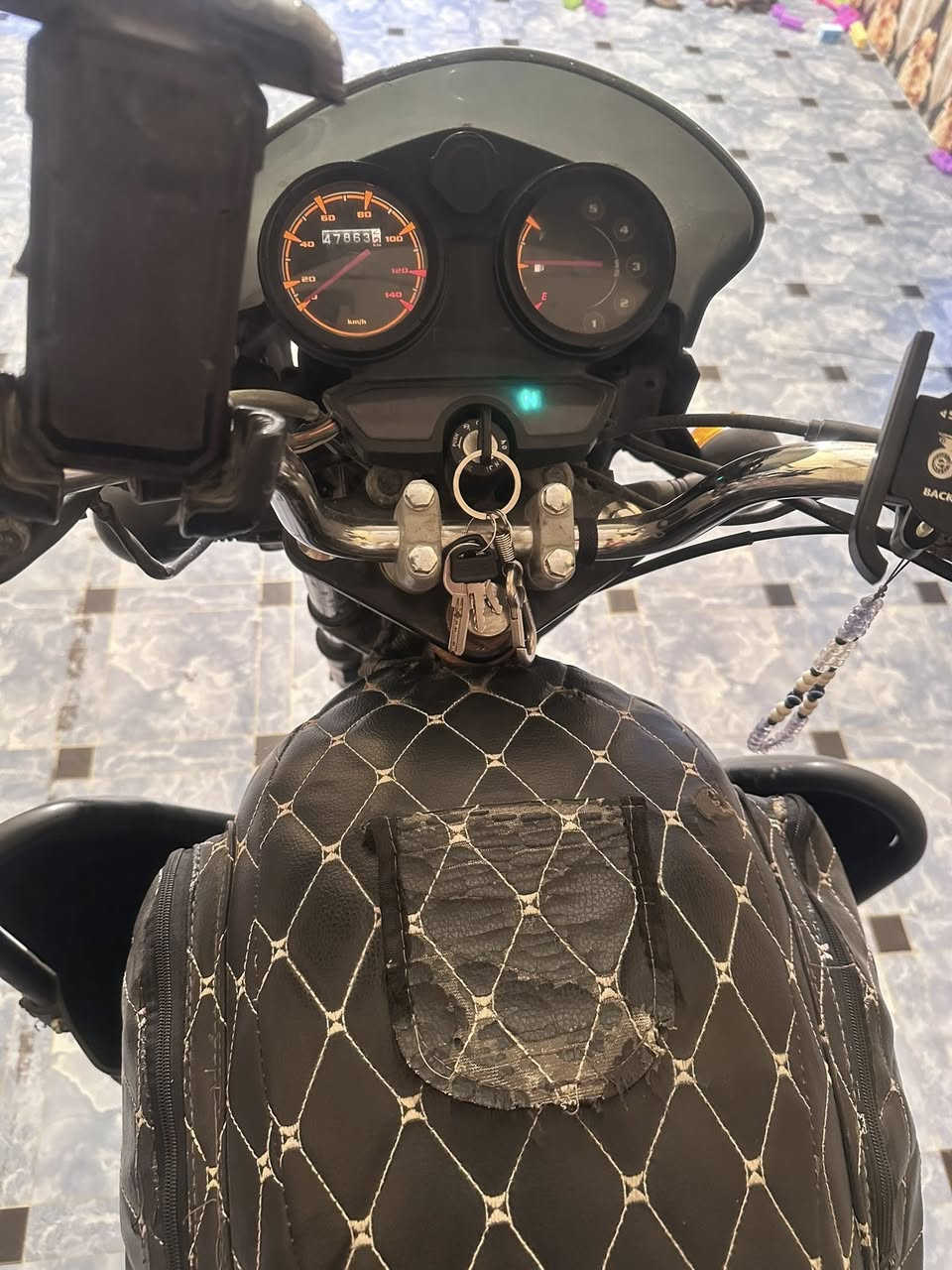 بوكسر موديل 2020 كلاسك رقم بصرة الانكليزي السنوية جديده 2030 مكينة مجفتة بوشة وبستم وكالة الدراجة بحالة جيدة جداً السعر مليونين وبيها مجال رقم تلفوني ***********
