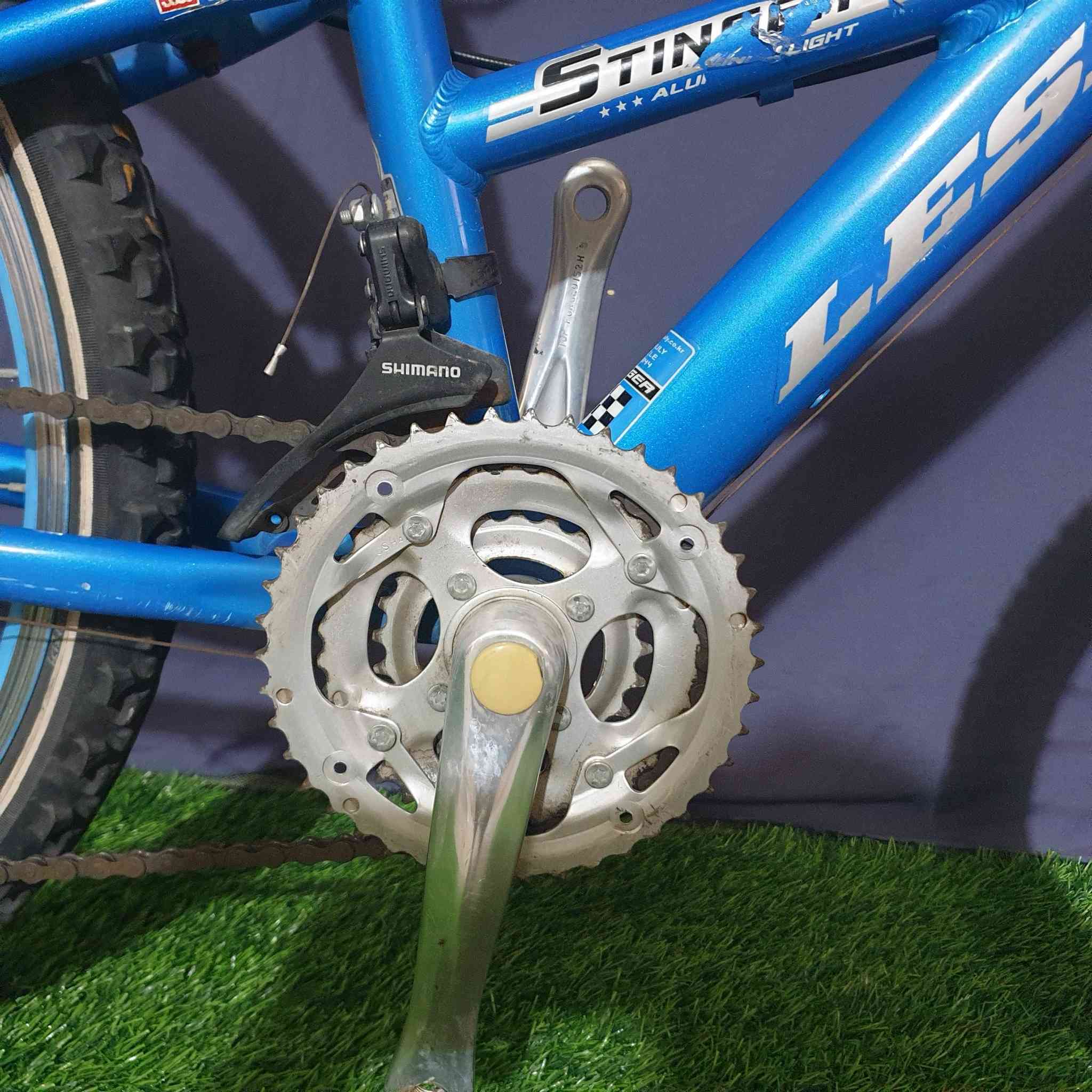 بايسكل حجم 24
باله ياباني اصلي كسر حاويه 
المعدن المنيوم 
دبلات اماميه شغاله 
جاهز بدون اي نقص 
الحاله نظيف جدا 
كيوره (7x3) نمره سحب دفع شيمانواصليات 
السعر 100الف
يوجد توصيل 
للاستفسار ***********
