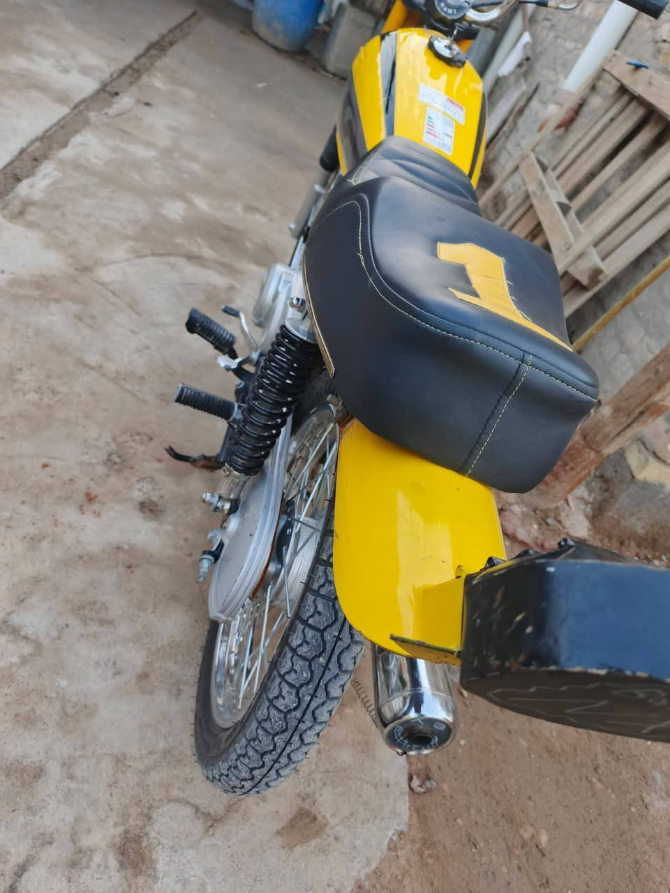 دراجة تعمير صالها ٣اشهر من معمره دراجه نشطة  دراجة سيت ماله كامل كدامكم هيه ولبليته كدام ولكشن ونزال 
للتواصل وتسأب *********** مستعجل عل بيعها
