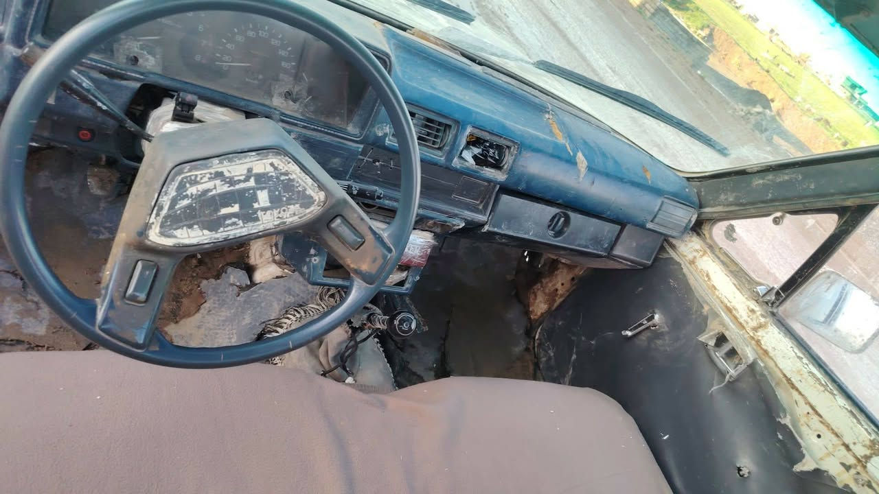 سياره للبيع كروسيده موديل 88محرك كير شرط سياره  رقم صلاح الدين شرط التحويل  وكاله  السعر 25وبيها مجا الشراي يتصل عل رقم ***********

