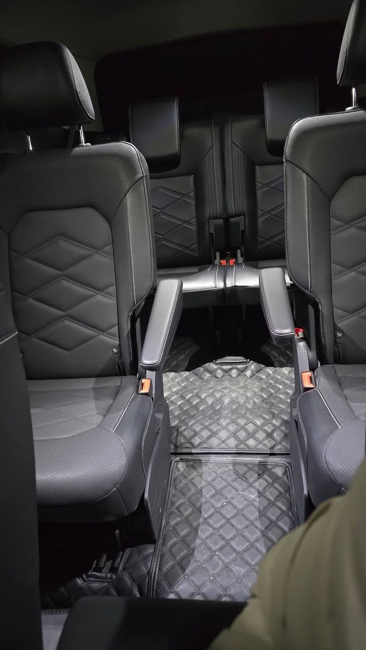 اطلس Se كلين تايتل ابيض موديل 24 ماشية فقط 4 الف ميل فول مواصفات كشنات جلد vip بانوراما محرك 2.0 توربو 7 مقعد . السيارة مرقمة دهوك باسمي .مكان السيارة دهوك . السعر 34000 $ . للمزيد  الاتصال على الرقم *********** .
