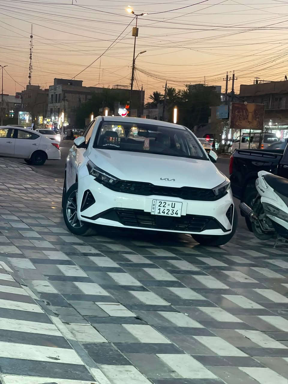 كيا k3
2025زيرو ماشيه 20الف 
سياره دوشمه عامه تايرات جدد سياره خير من الله 
كفاله عامه بيه طخه بل دوسه جوه باب صدر  ضغير حيل بس
شاهد الله سياره عل وضع شركه
فول مواصفات - فتحة سلايد

المحرك: 1.5 لتر دبل نوزل

ناقل الحركة: 8 سرعات (كير طيارة)

رقم أربيل   - بأسمي شرط تحويل او كاله عادي 

المواصفات:

فتحة سقف

شاشة مع كاميرا

تبريد قطعتين + تحكم لمس

تحكم ستيرن جهتين

مثبت سرعة (كروز)

بصمة أبواب + بصمة تشغيل

شاحن وايرلس و بودي 

أضوية LED زينون 3 عدسات متحركة + خلفي LED متصل 

صندوق ذكي بصمة (يفتح عند الاقتراب)

كوشنات جلد مدوشمه عام حفاض عليه 

سايد بريك كهربائي 

Auto Hold

(Sport / Eco / Smart / Comfort) وضعيات  سياقه4 درايف  
سعر 145وبيها مجال العنوان بغداد الشعب حي اور 
رقم ***********
