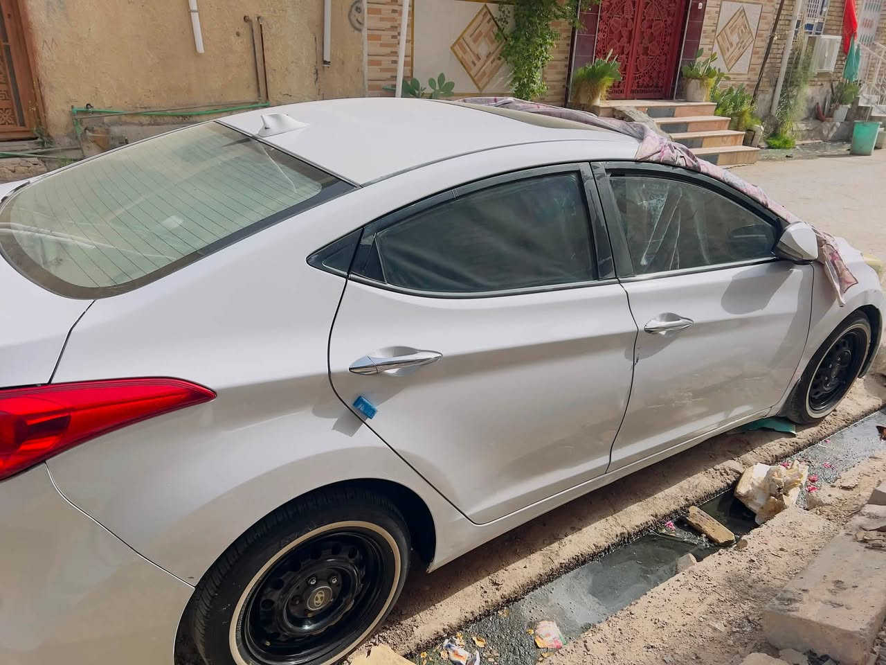 النترا خليجي موديل 2014 رقم كربلاء مشروع وطني تبريد حدادية تخم تايرات مكينة 1800 فول مواصفات عد البصمة 
بيها فقط رشات اثر تكشير مكان السيارة الناصرية قضاء الشطرة 
سعر 113وبيها مجال حك جية الاتصال ع رقم ***********
