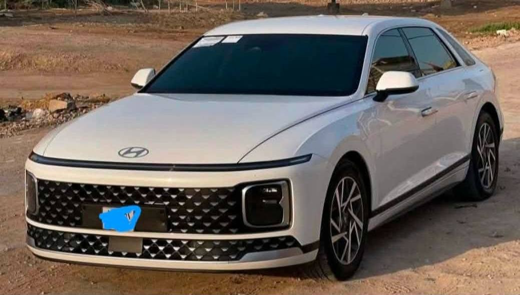 السلام عليكم  ازيرأ 2023 للبيع  كفالة عامه من الشخط من الرصعه وارد كوري سياره ع وضع شركه
6 سلندر غاز بلاد
تترقم جميع المحافظات 
مكان السيارة ديوانية 
***********
***********
السعر 215 مع المجال
ترهم مراوس بأاقل منها
