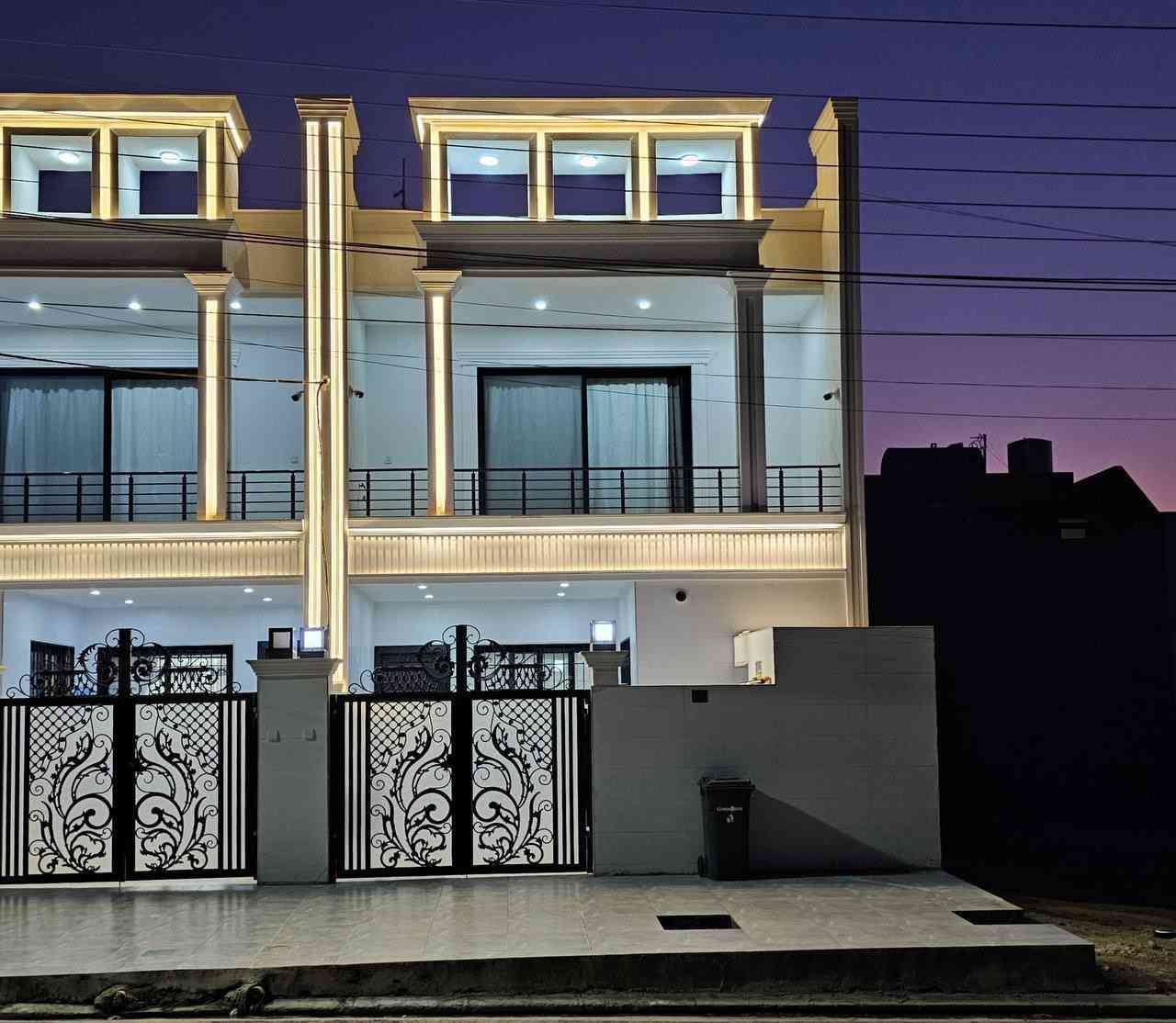 دوو خانووی VIP  بۆ فرۆشتن لە هەولێری نوێ
▫️١٢٥ مەتر + ١٢٥ مەتر
▫️شەقامی ٢٠ مەتری
▫️بەرامبەر ساحە 
▫️ڕوو ڕۆژهەڵات 
▫️٣ ژووری نوستن  
▫️٢ حمام 
▫️نزیک ماونتن ڤیو
▫️کەوەنتەری لەگەڵدایە 
__________________________
بیتین VIP  جدید للبیع في منطقة أربیل جدیدة ( هولیري نوي ) 

▫️١٢٥ متر + ١٢٥ متر 
▫️شارع ٢٠ مەتری 
▫️مقابل ساحە
▫️اتجاه شروق 
▫️قریب مونتن ڤیو 
▫️٣ نوم 
▫️٢ حمام 
▫️کاونتر مع بیت 
للتواصل:
📞 (واتساب):***********
السعر: https://t.me/erbil_real_estate8
