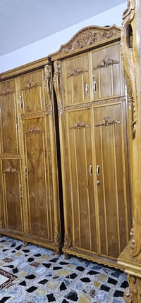 غرفه  اخشاب عراقيه للبيع للتوضيح الغرفه جديده  ممستخدمه ابد  للاسستفسا...