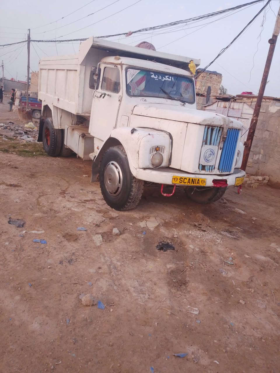 سلام عليكم سكانيا 111للبيع موديل 79مكينه سوبر كير5ب5اكسن خفيف سياره بلاديه برماخ كلها رقم التلفون ***********
