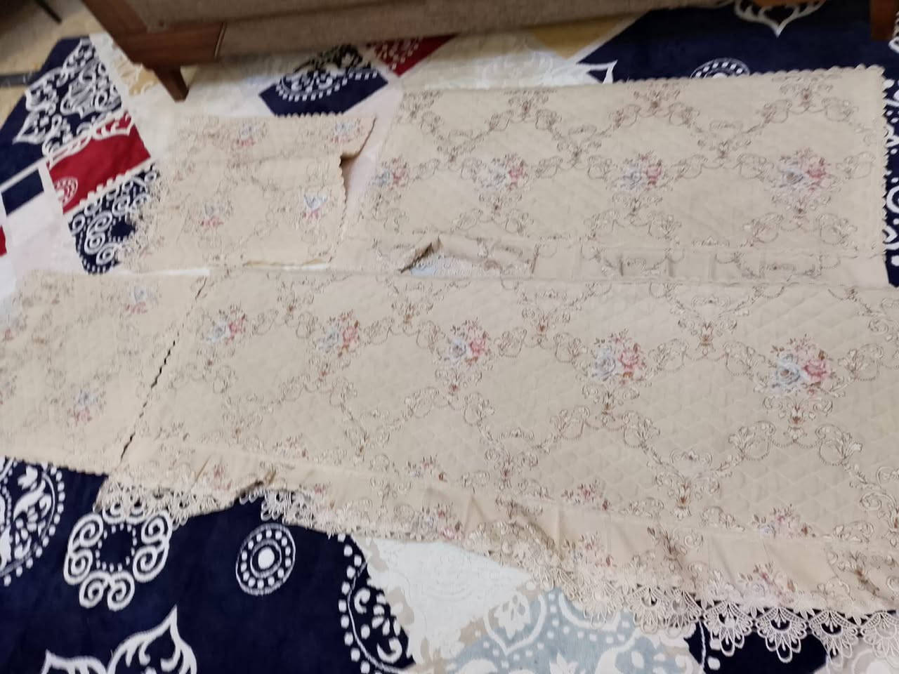 مفارش تخم حاضر مو أمتار سبع مرات السعر عشرين يوجد توصيل


**إذا كنت صاحب هذا الإعلان وتريد حذفه لأي سبب، رجاءا أرسل رسالة إلى الدعم الفني**