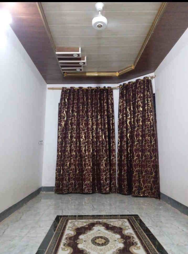 #مشتمل_للبيع 

  🌍 الموقع  / حي الجبيريه الثالثه 
  📌 قرب جامع الصندل 

  📐 المساحه  / ( 125m  ) طابقين 
  🧱 بناء حديث درجة أولى سيراميك وترتيب 

  💠 يتكون من سته 6 غرف نوم
                      وصاله واسعه ومطبخ 
                           وحمام داخلي وخارجي وكراج 

  💰 السعر  / ( 77 مليون  ) 

        ■■■■■■■■■■■■■■■■■■■■■■■■
           للإستفسار أكثر يمكنم التواصل عبر رقم الهاتف 
                ☎️ ( ***********  )☎️ أبو سيف 

          🙋‍♂️ #أعرض عقارك يمنه وأنته مرتاح بالبيت 🏡
                      وحنه نهتم بالبيع والترويج 

📍 #العنوان_الضباط_الثانيه  📌 مقابل #شارع_ألفين  .
