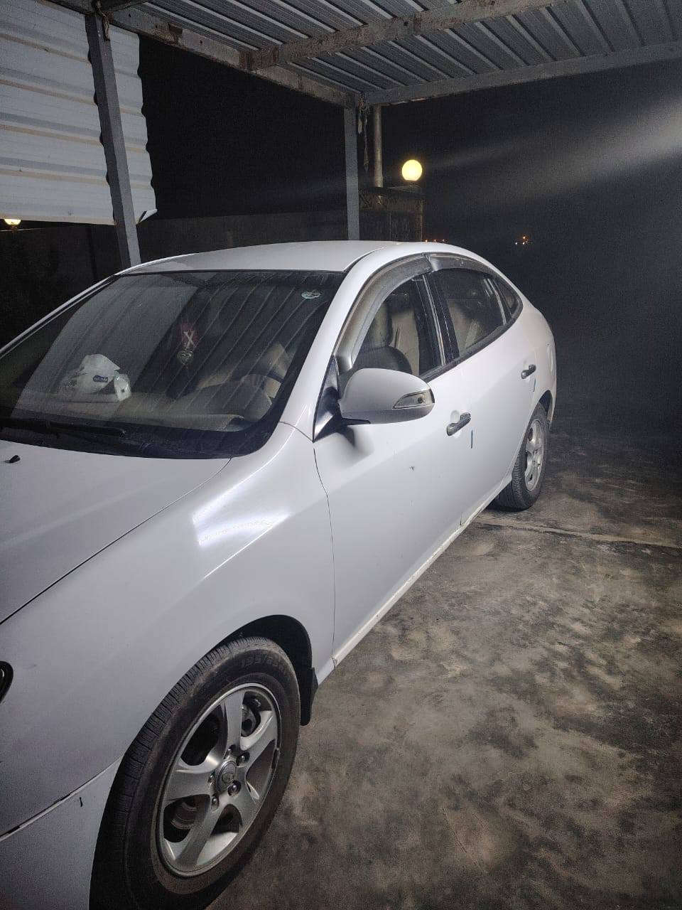 السلام عليكم.. النترا خليجي ٢٠١١ رقم اربيل بأسمي 
السياره بيه شبر بالجاملغين الخلفيات  والباقي مكفوله كير ومحرك ولغود وشواصي وكلشي كفاله عامه السعر ٩٠ وبيه مجال بسيط... العنوان الانبار جزيرة الخالدية رقم الهاتف ***********
