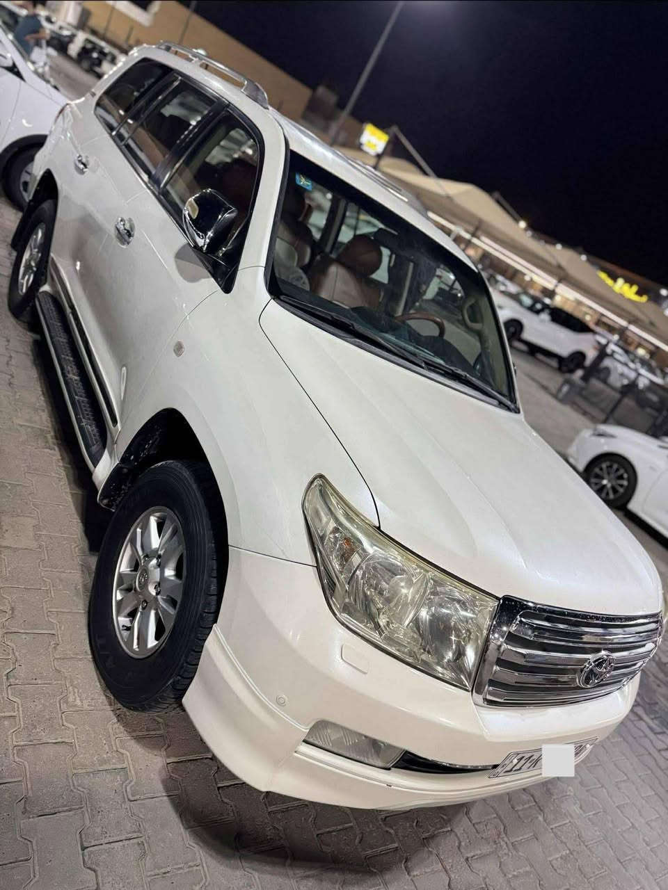 سلام عليكم 
جكساره ٢٠١١ ستينيه 
فول مواصفات 
ومواصفات الجكساره معروفه 
سياره مكفوله كفاله عامه من عده الدعميات مصبوغات الجماليه فقط 
سياره بسمي وهاذا رقمي ***********
مكان السياره كربلاء 
سعره ٣٤٠ ورقه وبيه مجال وبيكم خير وتدللون
