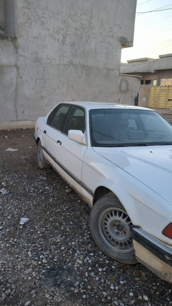 السلام عليكم بي ام دبيلو موديل 1991 للبيع السياره حداديه جديده صبغ عام بدوون ضرر السياره فول السياره بي صوت بالكمشفت والكير عاطل والغرفه مالها بالصندوق مامشدوده ابيعها عل وضعها اني الشرعي السعر 34 وبيها مجال شراي خابرني عل الارقام التاليه
***********
***********
