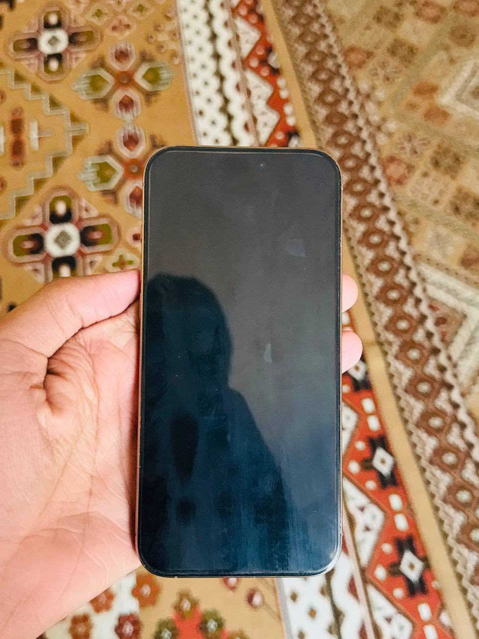 16برو ماكس عربي شرق أوسط ماستر بطارية 100مشحون 168مرة فول نضافة العنوان بغداد السعر مليون و400 ***********
