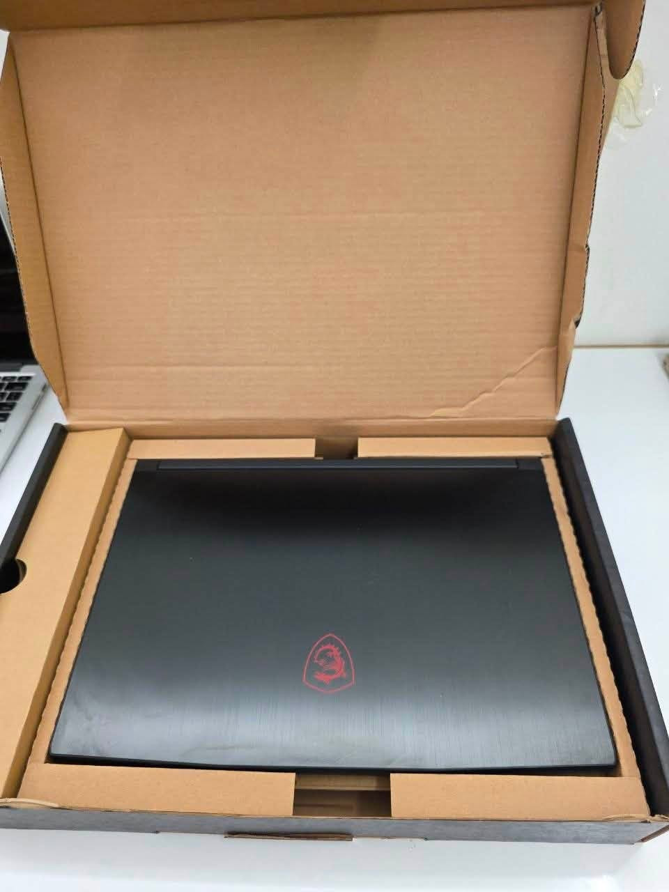 Msi
معالج i5 11400H
الرام 8G 
M.2 512g 
كارت شاشة gtx 1650 max q 
هاذا يكون بقوة 1660 
بطارية تدوم ٦ساعات 
حجم شاشة 16 inch 4k 144hz 
السعر 725 الف فقط 
ملحقات كاملة 
رقمي:*********** 
موجود توصيل لكل محافظات العراق
