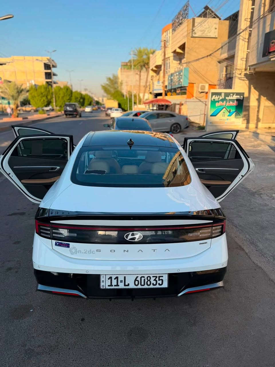 السلام عليكم 
سوناتا 2024 خليجي هايبرد 
كفاله عامه ماشيه السياره 37الف 
فول مواصفات بنورما بصمه تشغيل عند بعد كشن كهرباء صندوق كهرباء شاشه متصله كار بلي  داخل قرميدي محرك 2000دوش هايبرد ويل 17 السياره بيها ملاحضه بسيطه المكان بغداد حي العدل 
الرقم ***********
