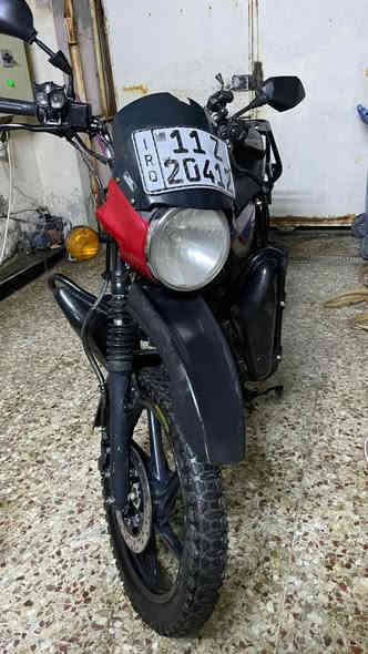 بوكسر 22 مرقم بغداد لوحات نكليزي
مجفت مره وحدة 
دراجة كاملة نقصها بس كيج السرعة والبانزين عطلان بس
كلشي بيها جديد ومرتبة اخر ترتيب 
رقم صاحب الدراجة ***********
 سعرها ملونين وبيها مجال للشراي
