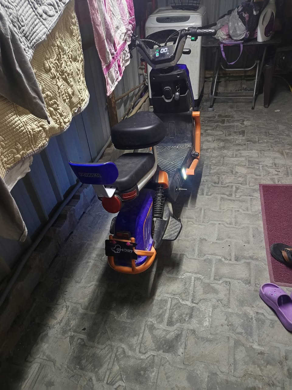 دراجه شحن نظيفه سويج بصمه وكرت شاشه السعر ٣٠٠ وبيه مجال قليل الشراي يتصل أو خاص ***********
