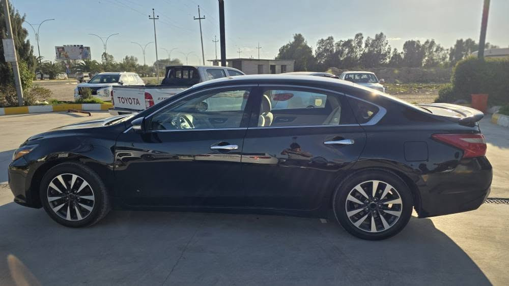 نیسان ئاڵتیما ئەمریکی 
2017 SL
ڕەش
ناوزەرد
کوشن سارد و گەرم
سوکان هیتەر
ڤۆلیۆم
ئاوێنە ئیشارەت
ڕادارە
بەسمە و حاسە
١ پارچەیە تەنها بۆنید و تۆزێک کوتە ساردی هەیە.
ماڵەکە جوان و بێ کێشەیە بێ مەسرفە
4تایەی لۆکی لەژێرە
سەنەوی تازەیە
 بەشەرتی تەحویل و غەرامە
ژمارە مۆبایل
*********** 
     نرخ: ١٢٣ گەڵا
لە کەلارم

نسيان ألتيما موديل 2017 SL فول موصفات.
داخل اصفر
 محرك وكير بشرط
الضرر واضحه ١قطع صبغ شوية بارد/ رقم سلمانية سنويه لحد ٢٠٣٠
هزه جديده
كشن تدفئه جلد
سترين تدفئه
رادار نقطه عمياء
بصمه/
حساسات
لون اسود 
4تايرات جديده
السياره جاهزه
سنویە جدید
رقم تلفون *********** كالار, السليمانية
