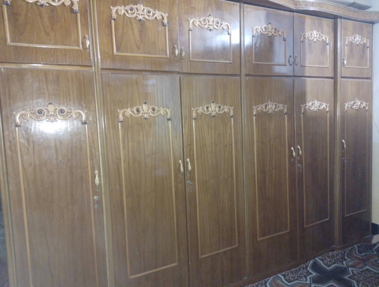 السلام عليكم غرفه ديوان للبيع السعر ٩٠٠ الف بيها مجال مكان ابو غريب  هاتف***********
