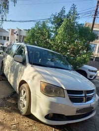 سلام عليكم  السياره للبيع فقط  دوج كرفان 2011 رقم بغداد بأسمي فول مواص...