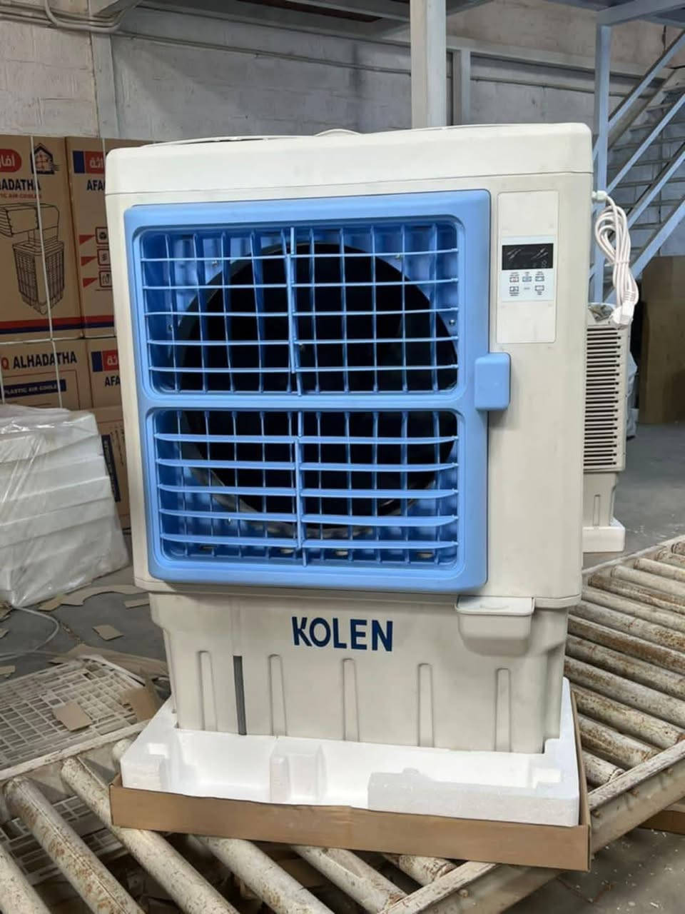 مبردة هواء ❄️❄️  ❄️❄️ كل احجام متوفره 
اقهر حر الصيف💦🌡️🌡️ مع مبردات ❄️❄️  
🥇جودة ممتازة  بمواصفات  عالية متوفر نوع الخرطوم 
🥇بلاستك مقاوم لأشعة الشمس متوفر نوع شلال
🥇ماطور قوي ب3 سرعات متوفر عدت انواع وحجام
🥇قوة دفع هواء عالية 
🥇ضمان سنة حقيقي 
🥇نضام اقتصادي موفر للكهرباء تحتاج الى نص امبير فقط
🥇شاشة وريموت مع أعادة تشغيل تلقائي عند الأنطفاء 

🥇حلفة سليلوز خشبية مع مانع رطوبة  
 الحجم الكبير  رقم حجز بي وتساب *********** توصيل بغداد والمحافظات ٠٠٠٠
